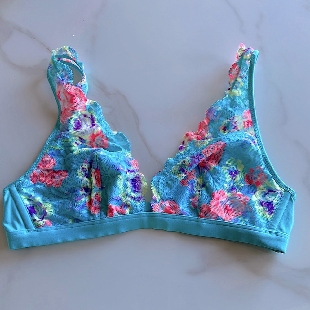 PINK Victoria’s Secret bralette